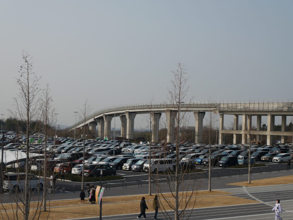 混みあう北1駐車場